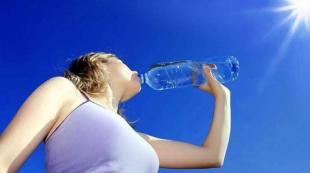 كيف تشرب الماء لانقاص الوزن